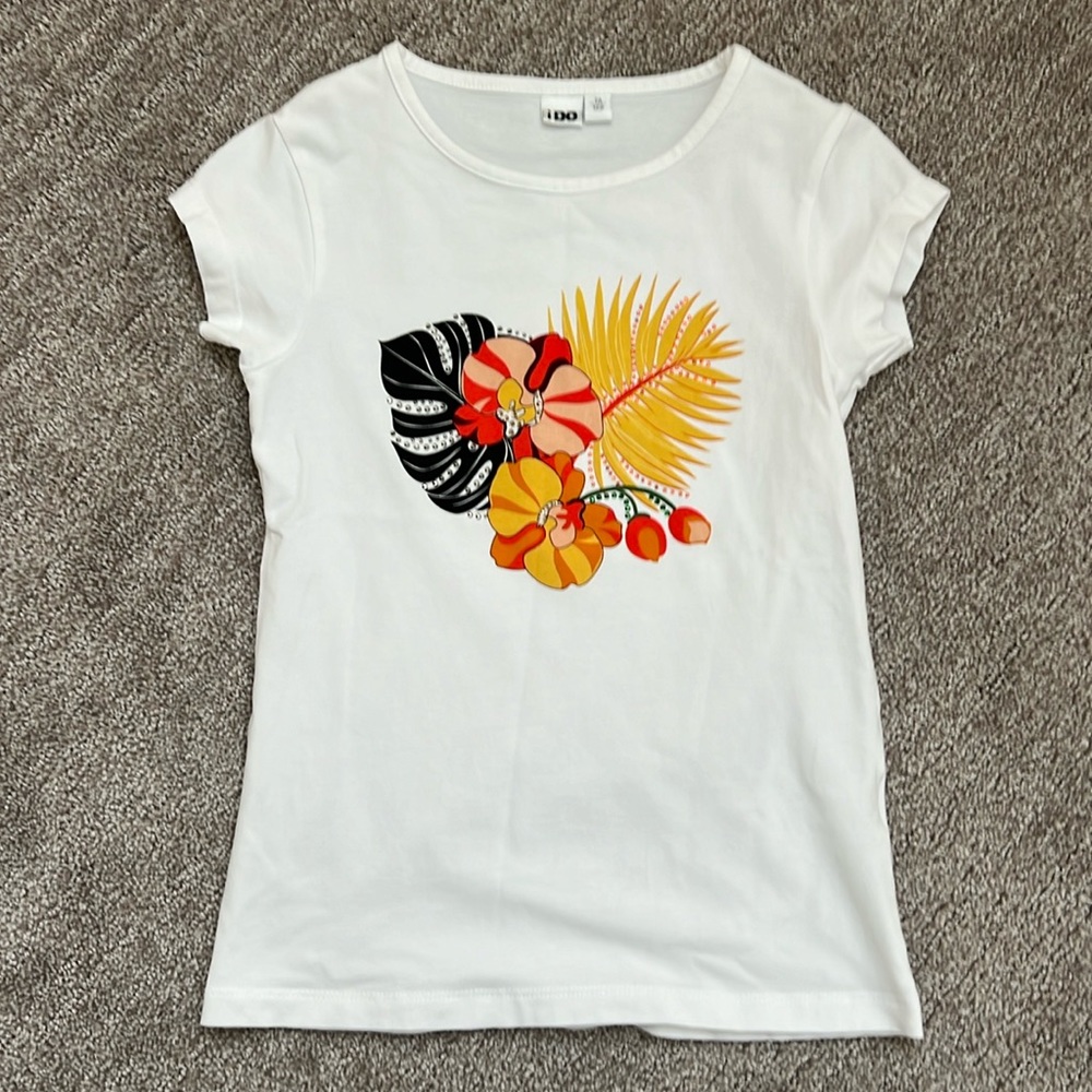 Girls cotton tshirt by iDO size 7/ 122cm like new